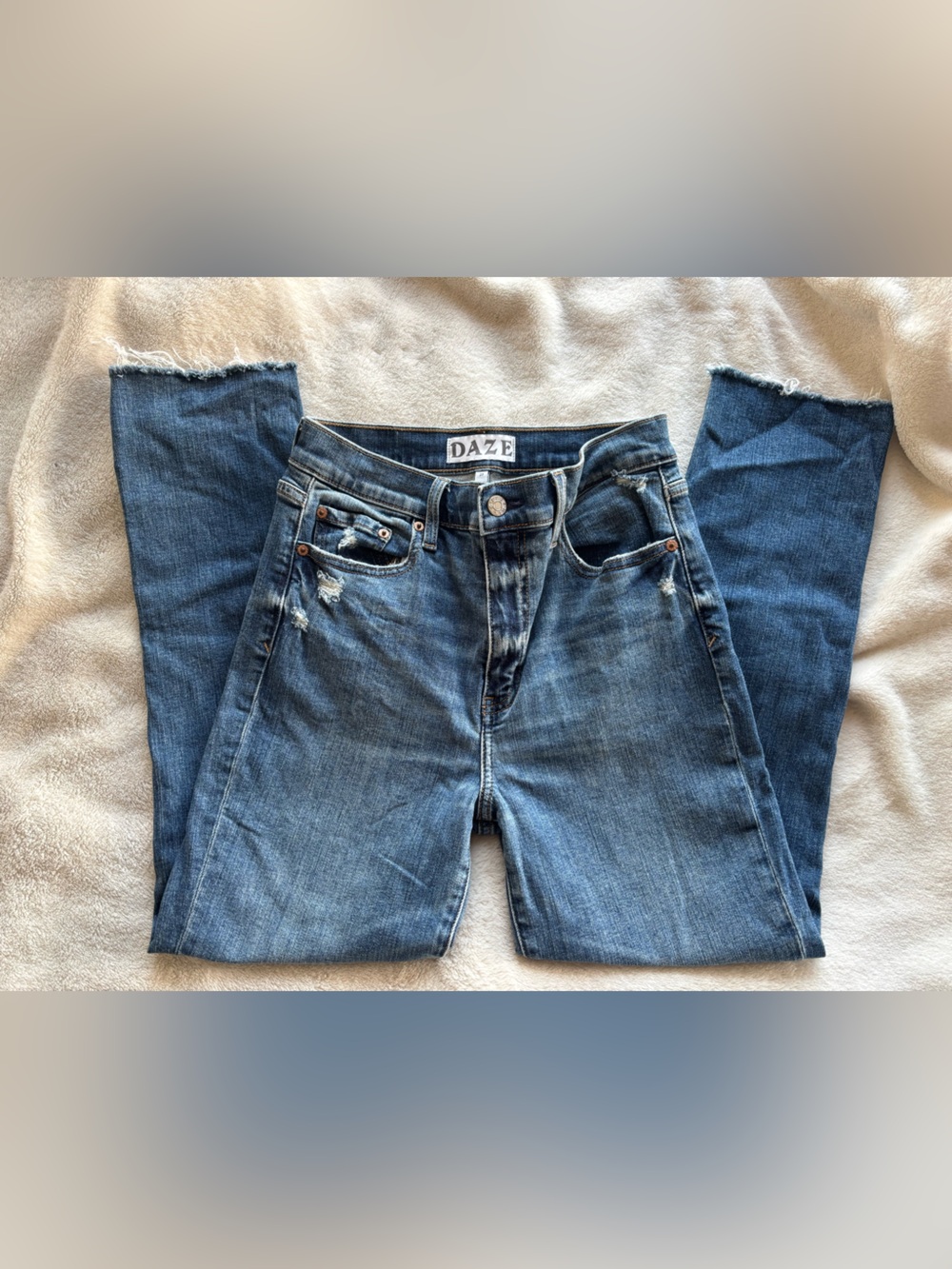 DAZE Mid-Rise Ankle Crop Distressed Blue Jeans
